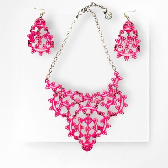 Jessica Simpson Metal Crochet-look Necklace & Earrings Set Hot Pink Silver Tone - Picture 1 of 6